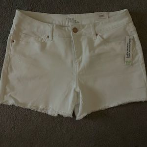 NWTs Time and Tru white shorts size 14